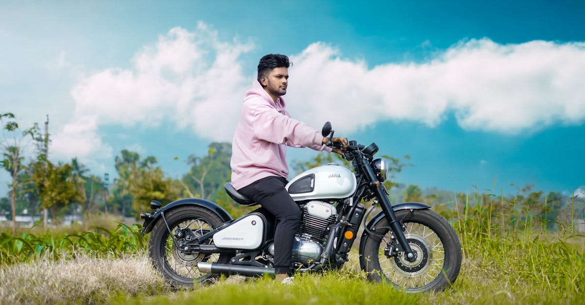 découvrez notre assurance moto adaptée à vos besoins. protégez votre véhicule avec des garanties sur mesure et profitez d'un service client réactif. obtenez un devis en ligne rapide et sécurisant dès aujourd'hui pour rouler en toute sérénité.