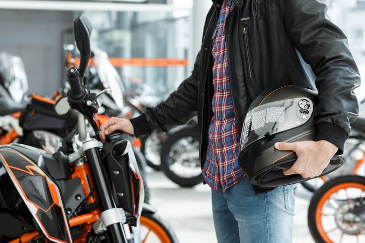 découvrez notre assurance moto en ligne, simple et rapide, pour protéger votre véhicule à deux-roues. obtenez des devis personnalisés, comparez les offres et choisissez la couverture adaptée à vos besoins, le tout en quelques clics !
