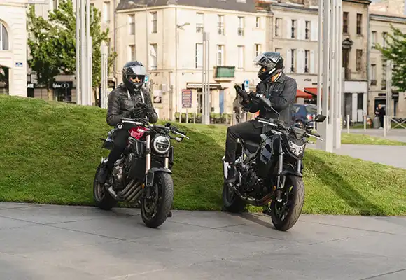 découvrez les options d'assurance moto proposées par la macif. comparez les garanties, les tarifs et choisissez la protection adaptée à vos besoins pour circuler en toute sérénité.