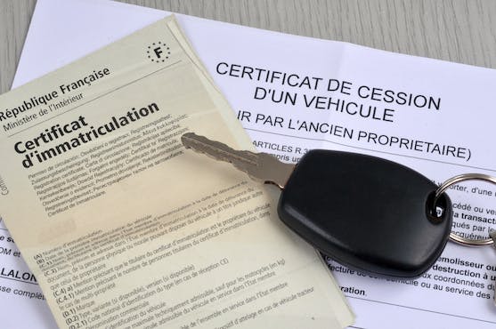 découvrez comment obtenir votre carte grise sans assurance en toute légalité. suivez nos conseils et démarches nécessaires pour immatriculer votre véhicule sans couverture d'assurance, tout en respectant les réglementations en vigueur.
