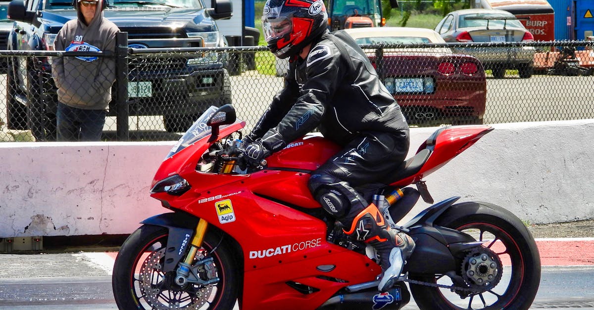 découvrez notre guide complet sur l'assurance moto en france, incluant des conseils pour choisir la meilleure couverture, des astuces pour réduire vos primes et les obligations légales. protégez votre passion en toute sérénité !